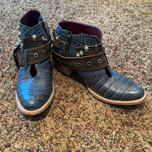 Freebird by Steven Saloon - Picture 1 of 8